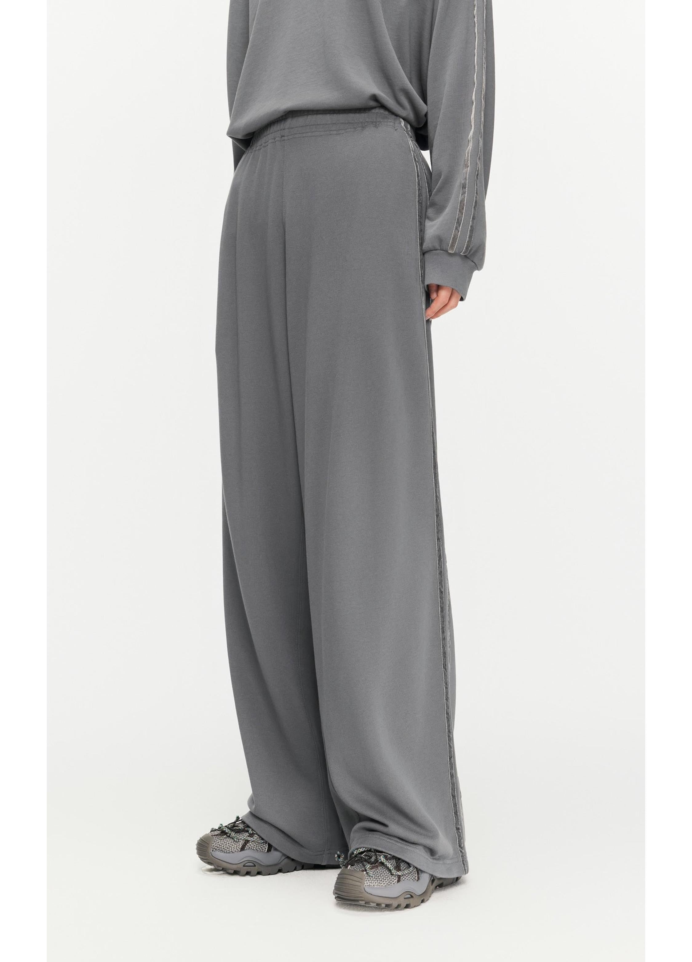 Pantalon ample et surlong