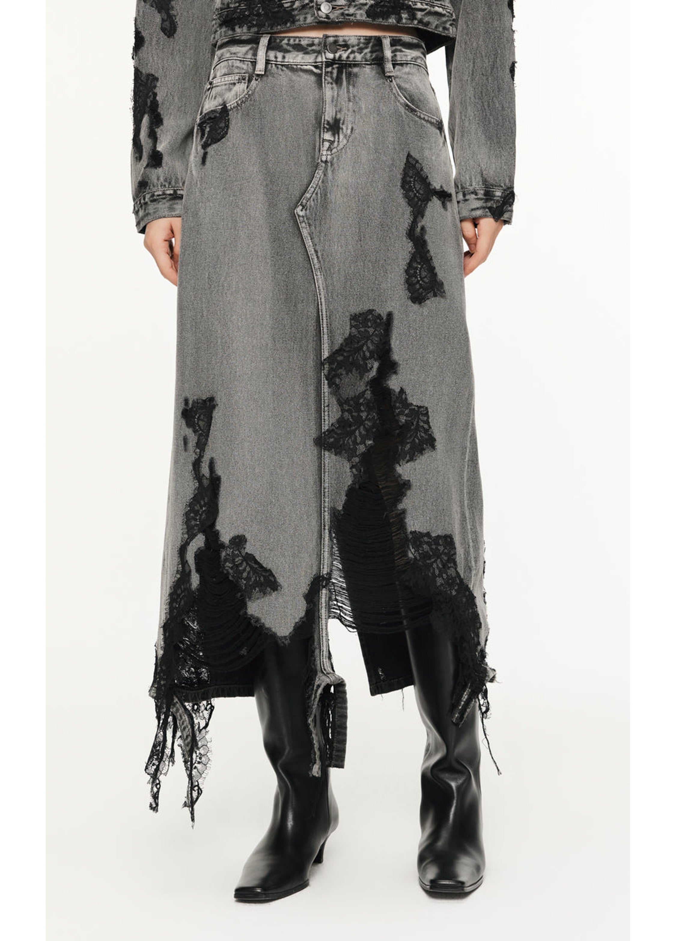 Jupe en patchwork de dentelle en forme de H