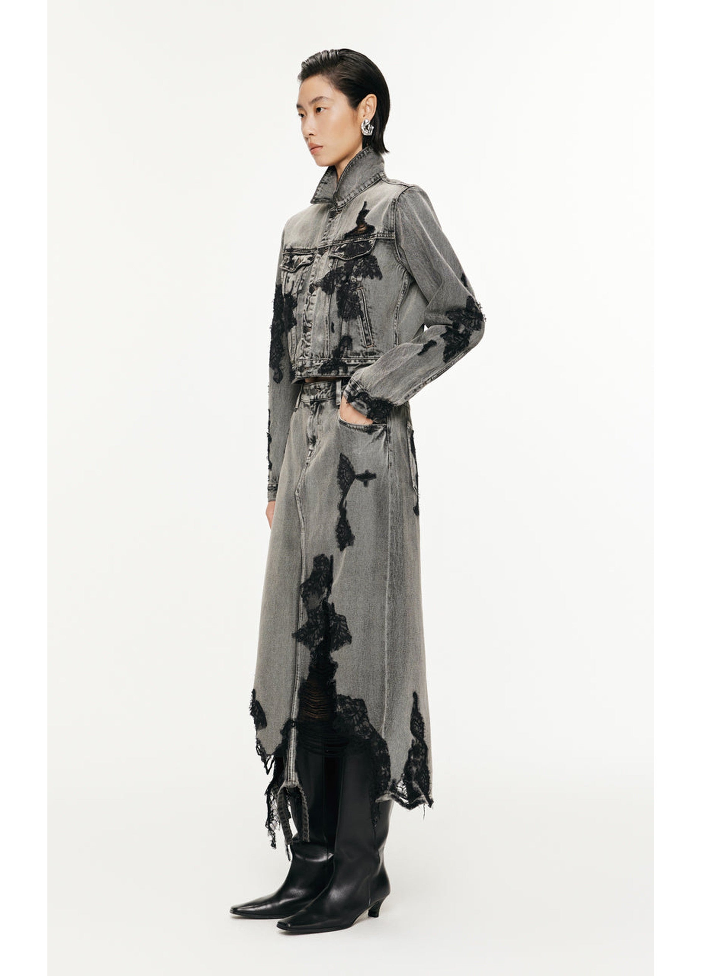 Jupe en patchwork de dentelle en forme de H